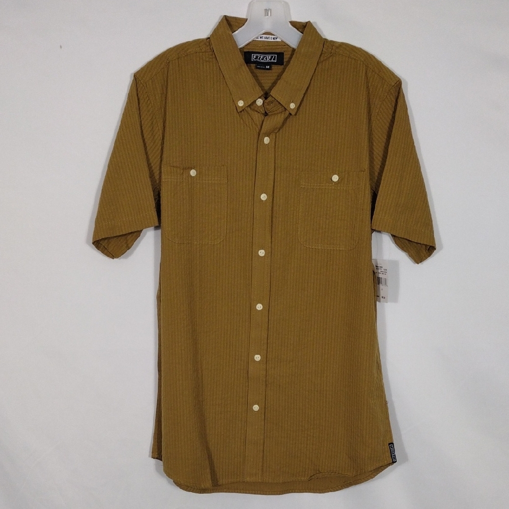 NWT Ezekiel Men's Golden Brown Hammer Short Sleeve Woven Button down Size Medium